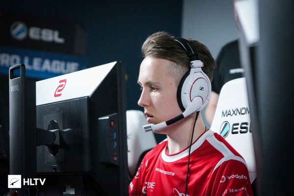 【lpl战报】LNG 2-0 EDG：Doinb飞机伤害爆炸 EDG葬送好局